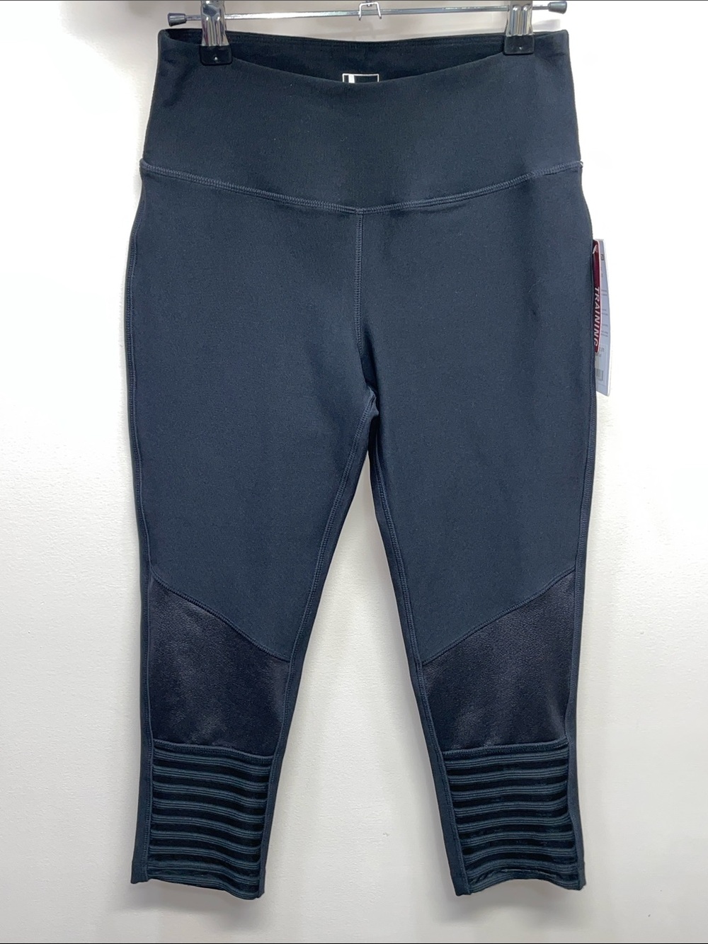 NWT Mondetta Training Black Mystical Capri Performance Leggings XS